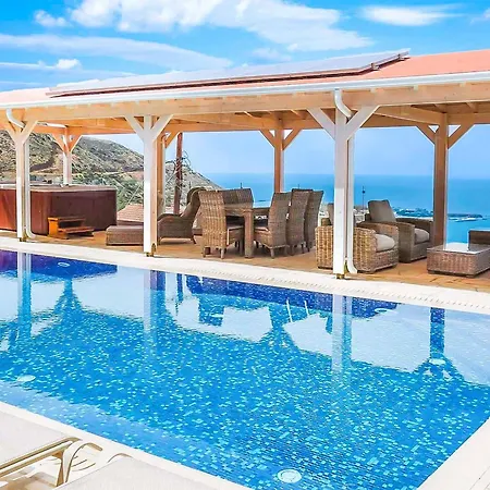 Villa Pomos View *