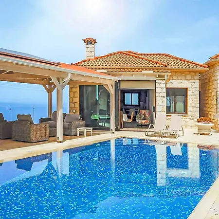 Villa Pomos View